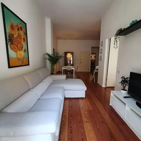 Daisy - City Center * La Spezia