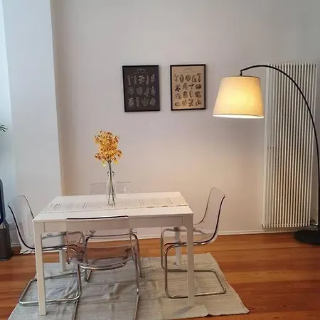 Daisy - City Center Apartment