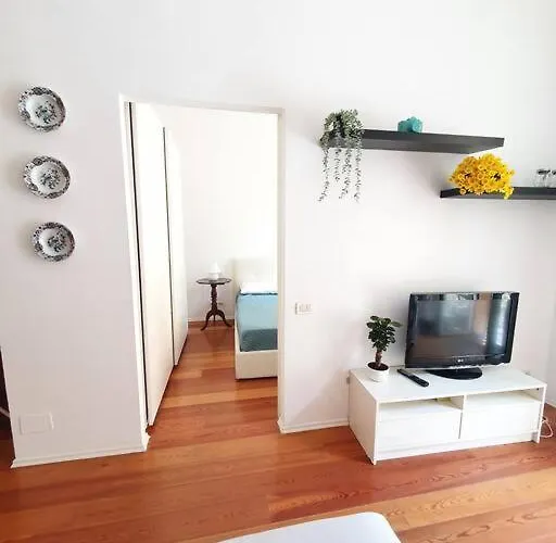 Daisy - City Center Апартаменты